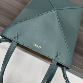 Новая мини-сумка Puzzle Fold от Loewe 