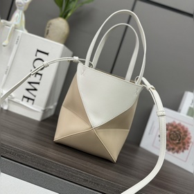 Новая мини-сумка Puzzle Fold от Loewe 