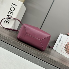 Новая мини-сумка Puzzle Fold от Loewe 