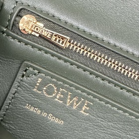 Сумка Loewe Puffer Goya из блестящей к