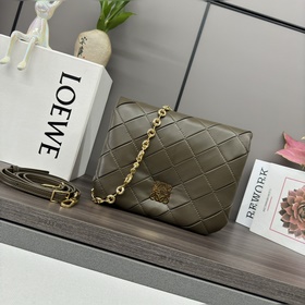 Сумка Loewe Puffer Goya из блестящей к