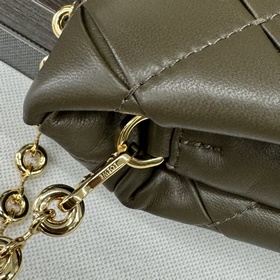 Сумка Loewe Puffer Goya из блестящей к
