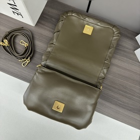 Сумка Loewe Puffer Goya из блестящей к