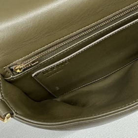 Сумка Loewe Puffer Goya из блестящей к
