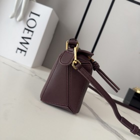 Мини-сумка Puzzle от Loewe из гладкой 