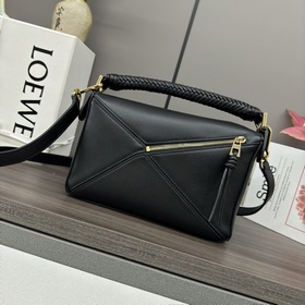 Loewe  Новая роскошная плетеная сумк