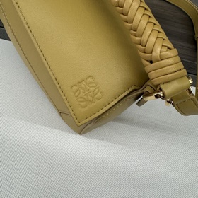 Loewe  Новая роскошная плетеная сумк