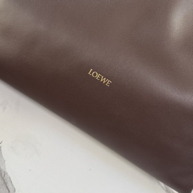 Loewe Новая модель большой сумки Flam