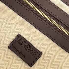 Loewe Новая модель большой сумки Flam