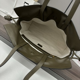 Loewe Новая модель большой сумки Flam