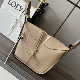 Loewe Мягкая зернистая телячья кожа. 