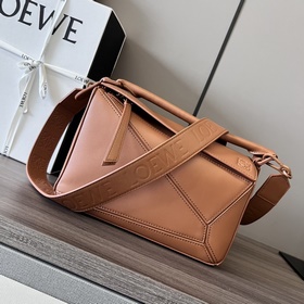 Сумка Loewe Puzzle из атласной телячье