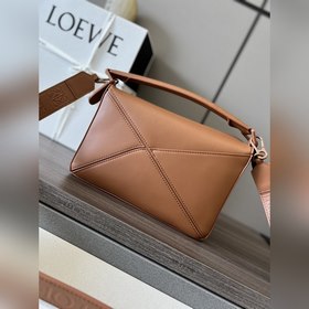 Сумка Loewe Puzzle из атласной телячье