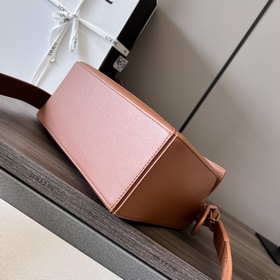 Сумка Loewe Puzzle из атласной телячье