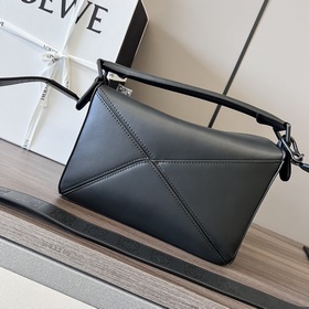 Сумка Loewe Puzzle из атласной телячье