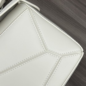 Loewe  Сумка Puzzle из атласной теляч