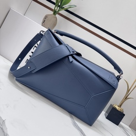 Loewe  Сумка Puzzle из мягкой зернис