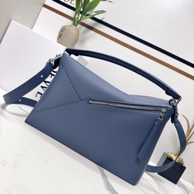 Loewe  Сумка Puzzle из мягкой зернис