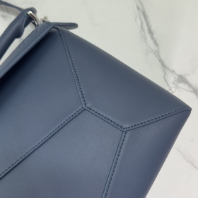 Loewe  Сумка Puzzle из мягкой зернис