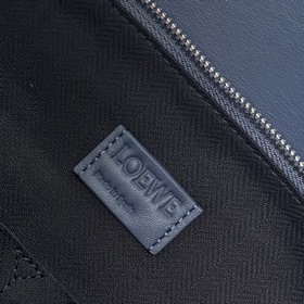 Loewe  Сумка Puzzle из мягкой зернис