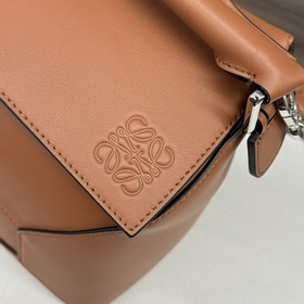 Loewe  Новый размер  Сумка Puzzle и