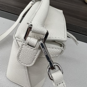 Loewe Новая версия сумки Puzzle Edge 