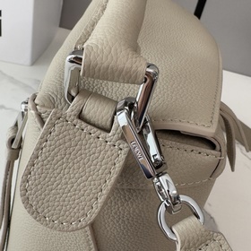 Loewe Новая версия сумки Puzzle Edge 