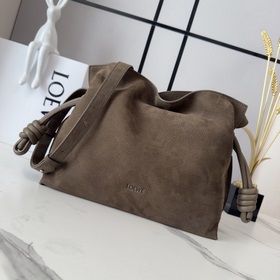 Новая модель Loewe — средняя сумка-кла