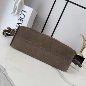 Новая модель Loewe — средняя сумка-кла