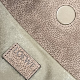 Новая модель Loewe — средняя сумка-кла