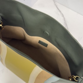 Новая версия сумки Loewe Flamenco Land