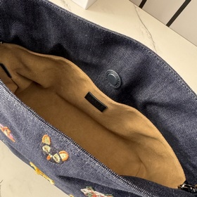 Loewe  Клатч среднего размера из выши