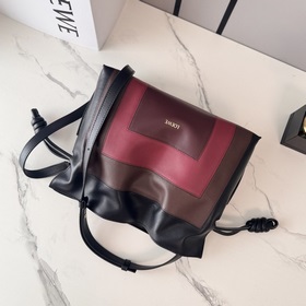Новая версия сумки Flamenco от Loewe, 
