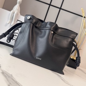 Новая средняя сумка Loewe Panta Flamen