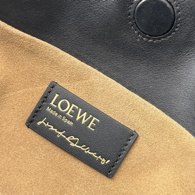 Новая версия сумки Flamenco от Loewe, 