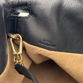 Новая версия сумки Flamenco от Loewe, 