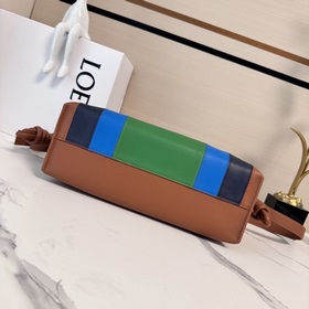 Новая версия сумки Flamenco от Loewe, 