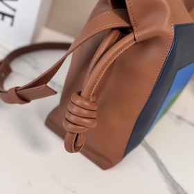 Новая версия сумки Flamenco от Loewe, 