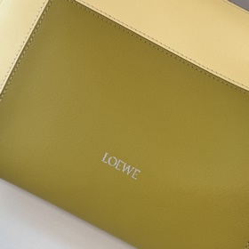 Новая версия сумки Flamenco от Loewe, 