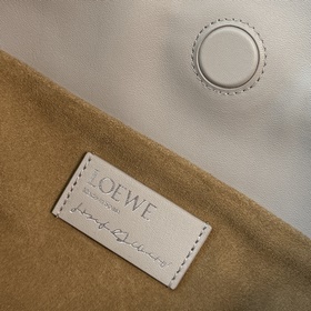 Новая версия сумки Flamenco от Loewe, 