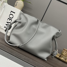 Loewe Клач «Flamenco» из кожи наппа в