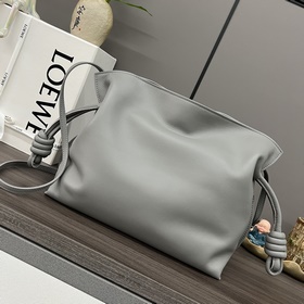 Loewe Клач «Flamenco» из кожи наппа в