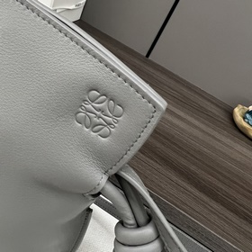 Loewe Клач «Flamenco» из кожи наппа в