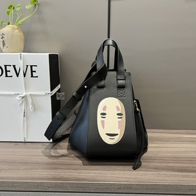 Новая коллекция Loewe в сотрудничестве