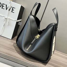 Новая коллекция Loewe в сотрудничестве