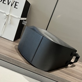 Новая коллекция Loewe в сотрудничестве
