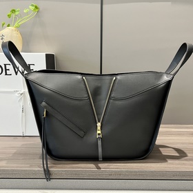 Новая коллекция Loewe в сотрудничестве