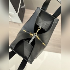 Новая коллекция Loewe в сотрудничестве