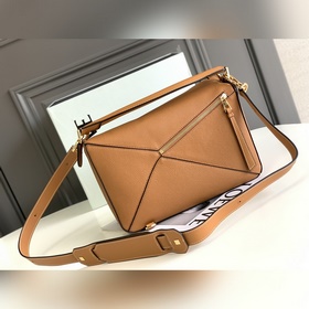 Loewe Популярная сумка Puzzle Bag (ср