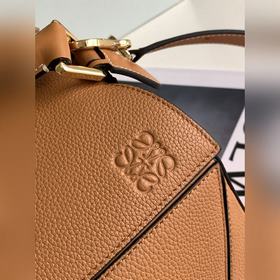 Loewe Популярная сумка Puzzle Bag (ср